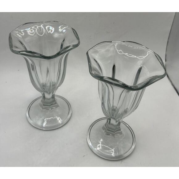 Set of 2 new vintage glass ice cream sundae glasses 6” Tall - Picture 5 of 6